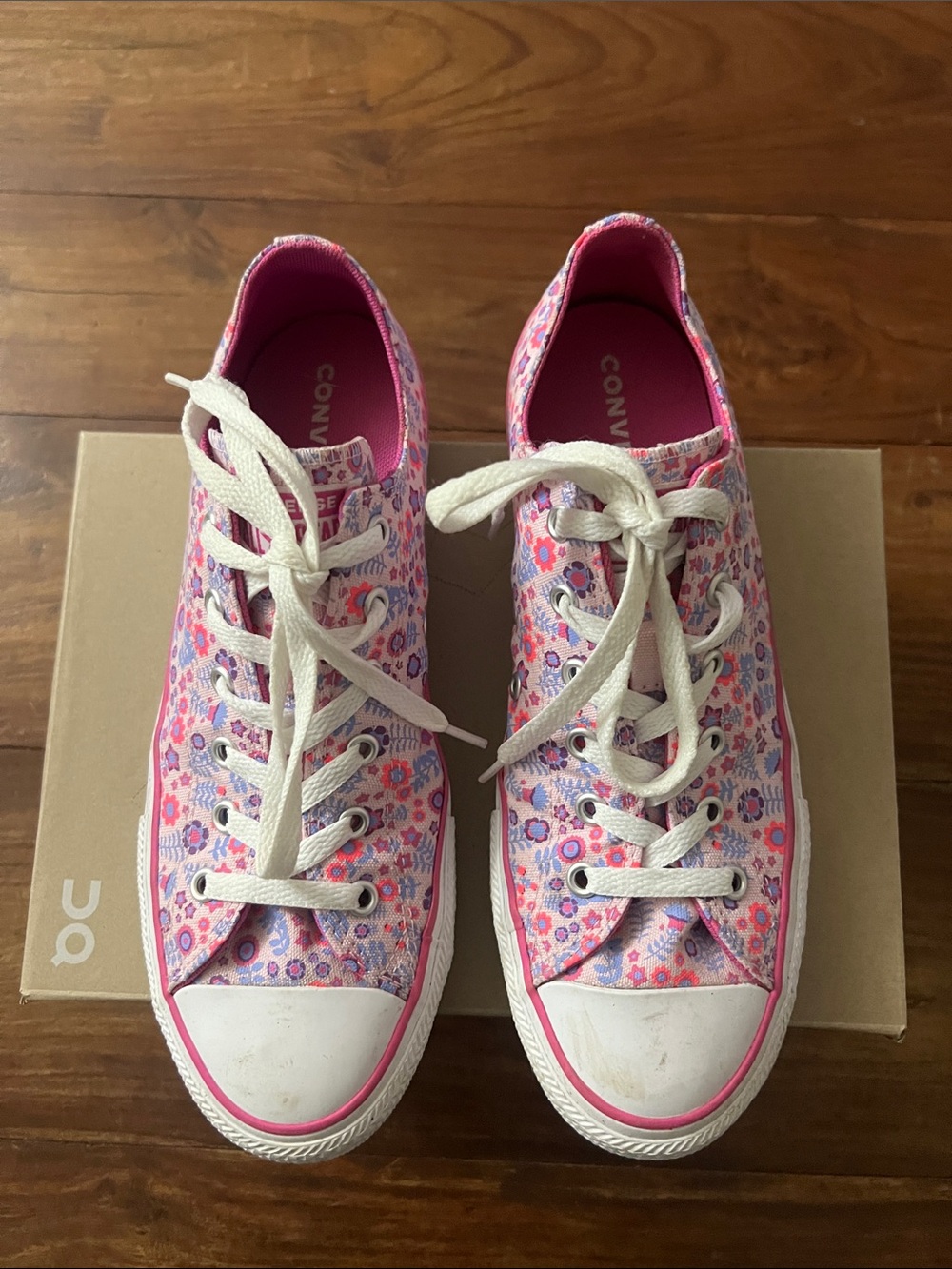 Converse women’s junior Pink Floral Low-Top Sneakers with White Laces